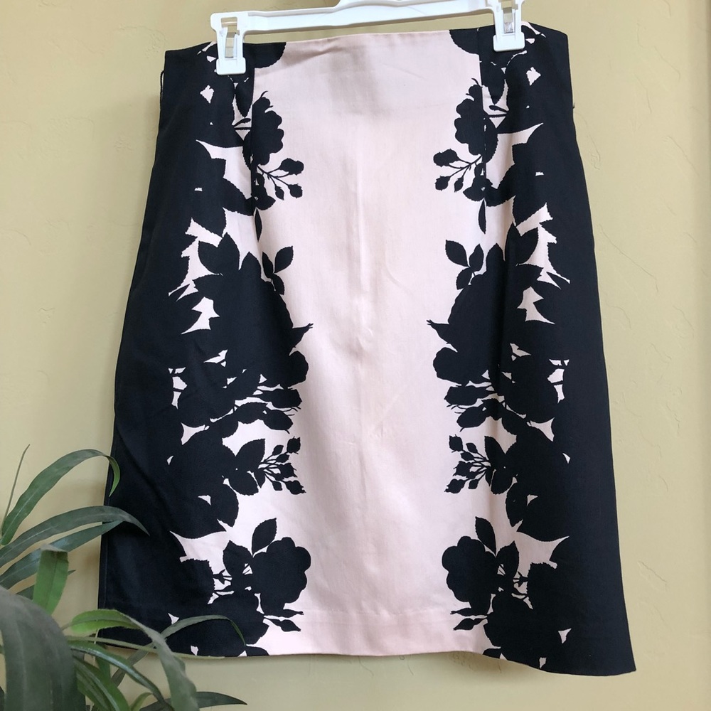 NEW!! FLORAL🌸 PENCIL SKIRT!!